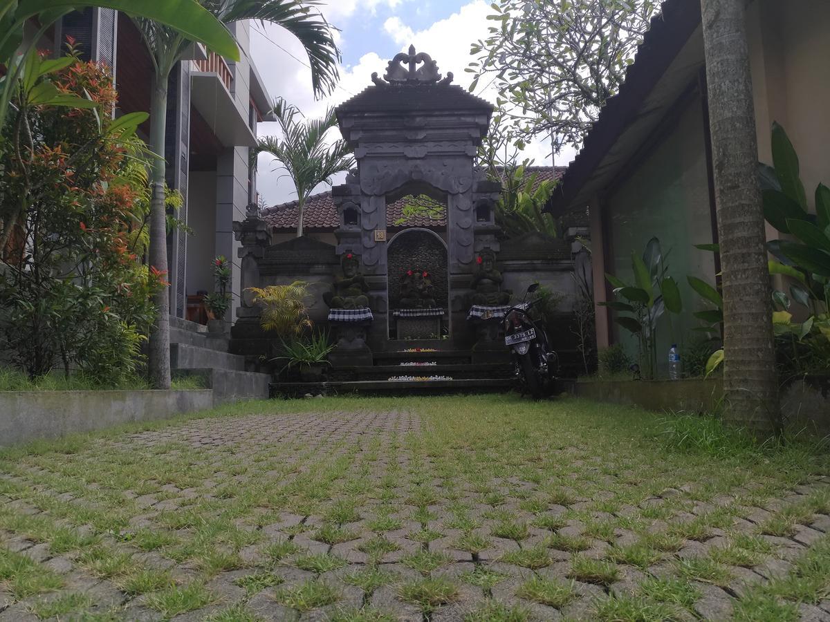 Mekenyem House Ubud Exterior photo