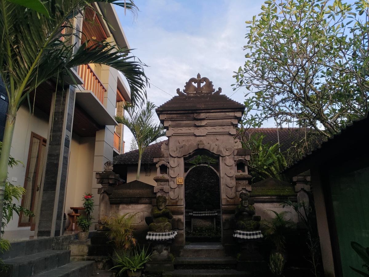 Mekenyem House Ubud Exterior photo
